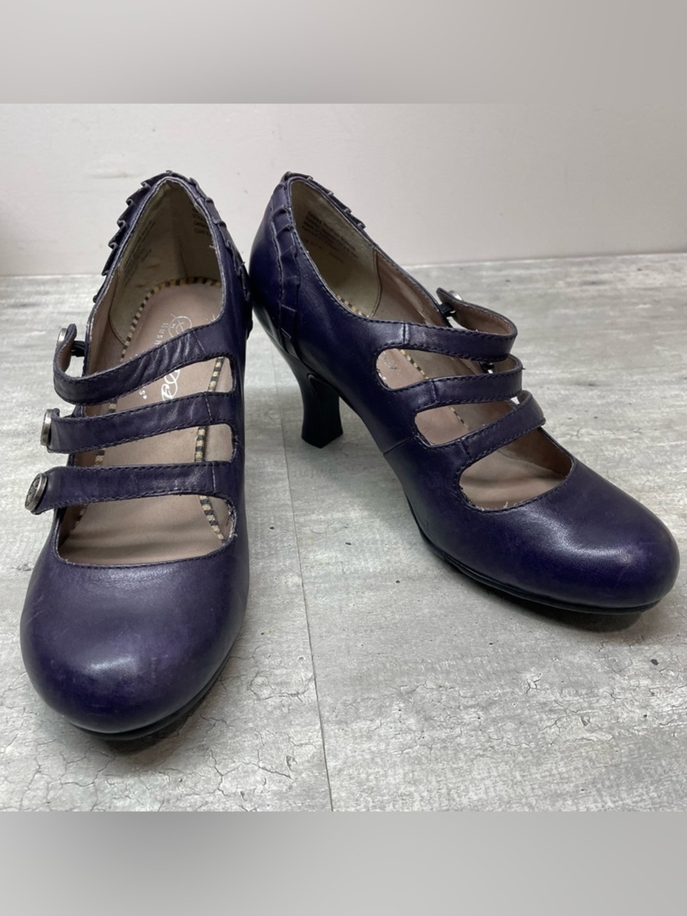 Hush Puppies Mary Jane Heels Womens 6W Purple Good Triple Strap Ruffle Leather